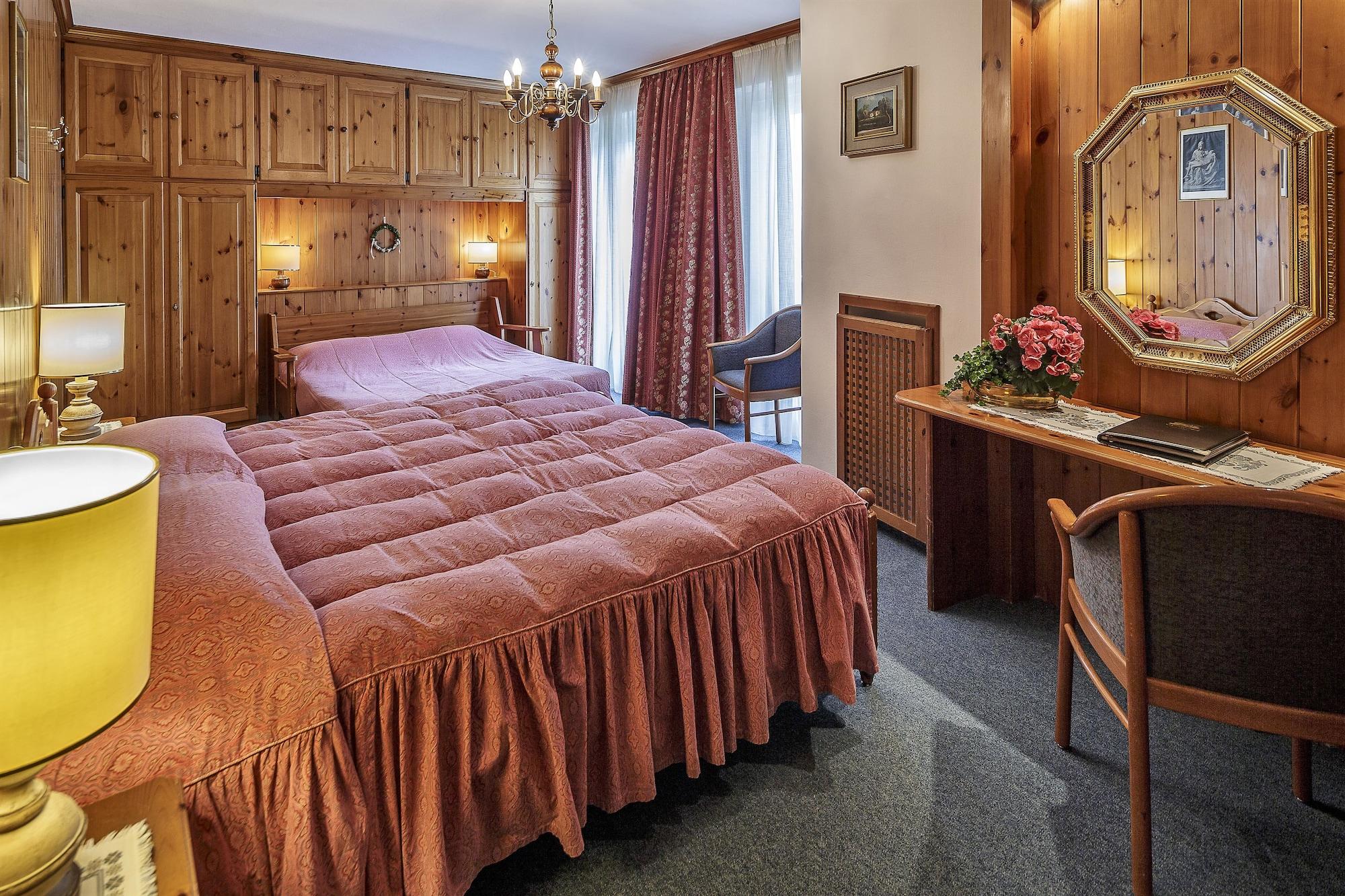 Hotel Columbia & Spa Cortina d'Ampezzo Luaran gambar